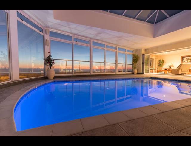 2 BEDROOM PROPERTY TO RENT IN VAN RIEBEECKSTRAND